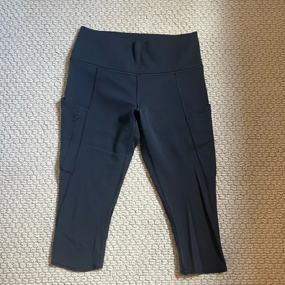 Athleta Capri Length Black leggings